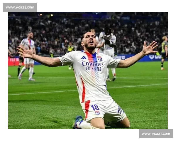 曼城世俱杯首战备战训练：新援谢尔基、赖因德斯合练亮相